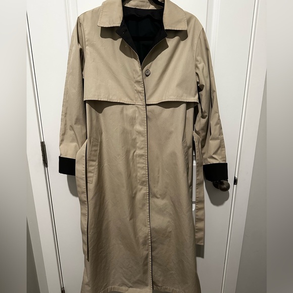 Vintage London Fog Tan and Black Trench Coat - Picture 4 of 16